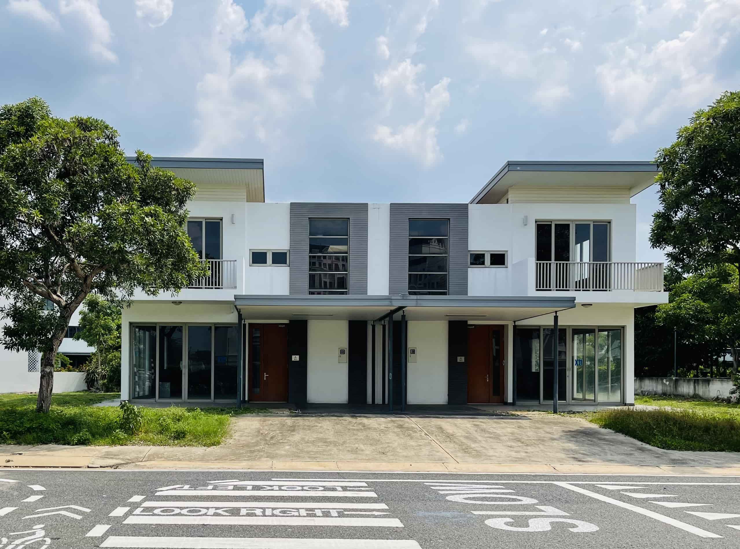  Bán cặp biệt thự góc Song lập Swanbay Đại Phước gồm 2 lô, góc mặt tiền đường lớn, đối diện trường SIS