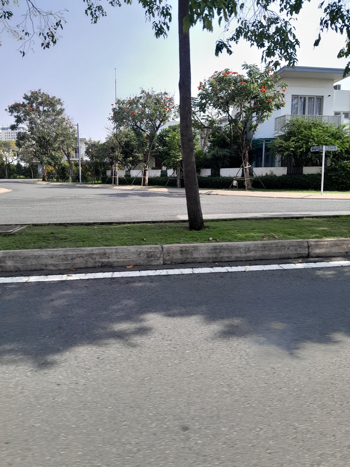 Giá mua bán nhà phố, biệt thự tại khu đô thị Swan bay